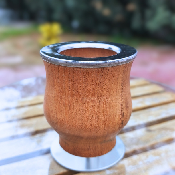 Mate Camionero de algarrobo barnizado con virola de acero inoxidable